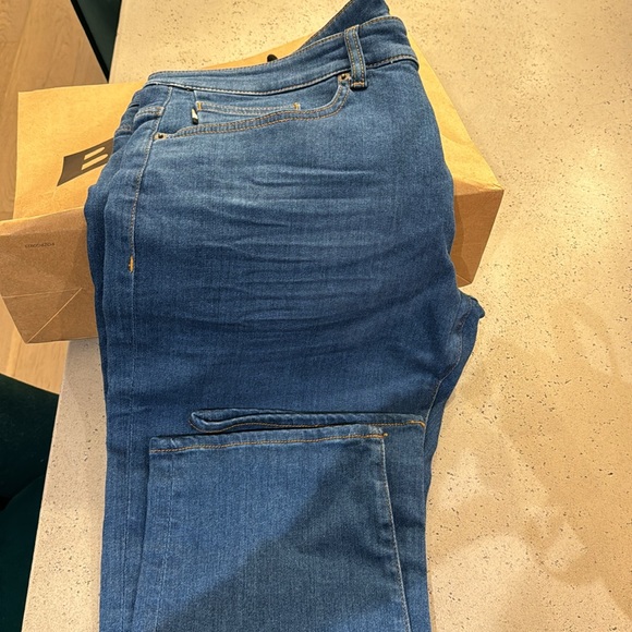BOSS JEANS - Picture 2 of 2